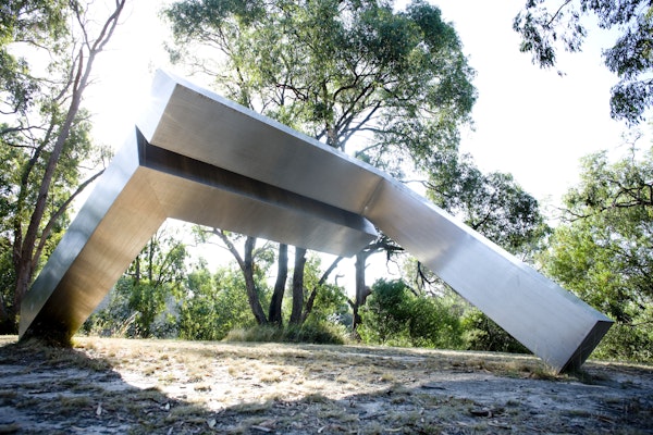 Reg Parker, <em>Untitled 1/76</em> 1976, stainless steel, 206 x 274 x 488 cm. Gift of the artist 1990. Copyright the Estate of the artist. Photo Mark Chew. Reg Parker, <em>Untitled 1/76</em> 1976, stainless steel, 206 x 274 x 488 cm. Gift of the artist 1990. Copyright the Estate of the artist. Photo Mark Chew.