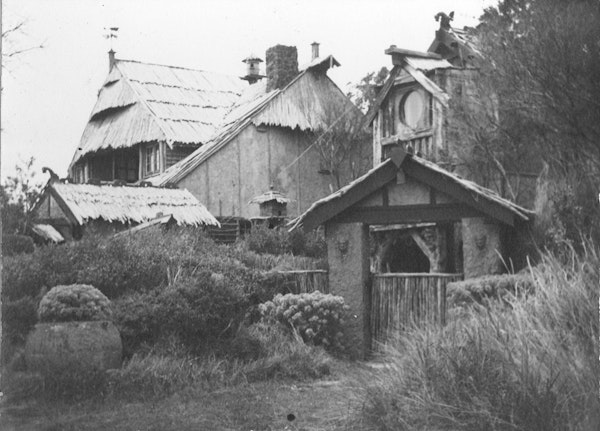 McClelland family house on Long Island, Frankston, c1930. McClelland family house on Long Island, Frankston, c1930.